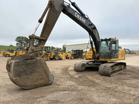 2016 John Deere 210GLC