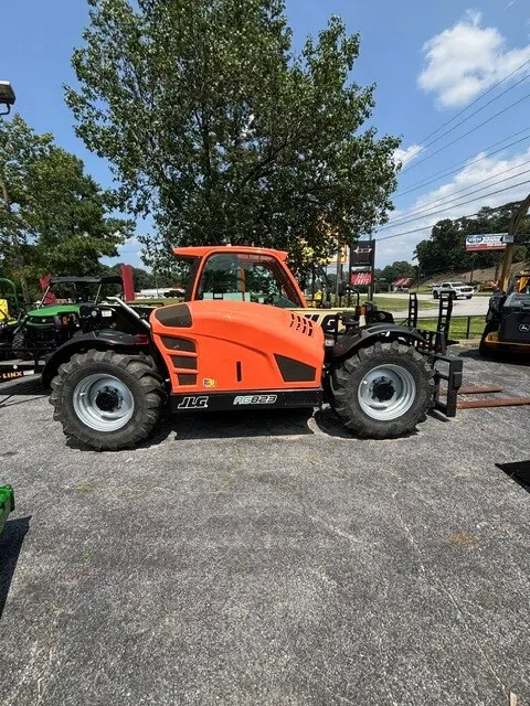 2024 JLG AG823