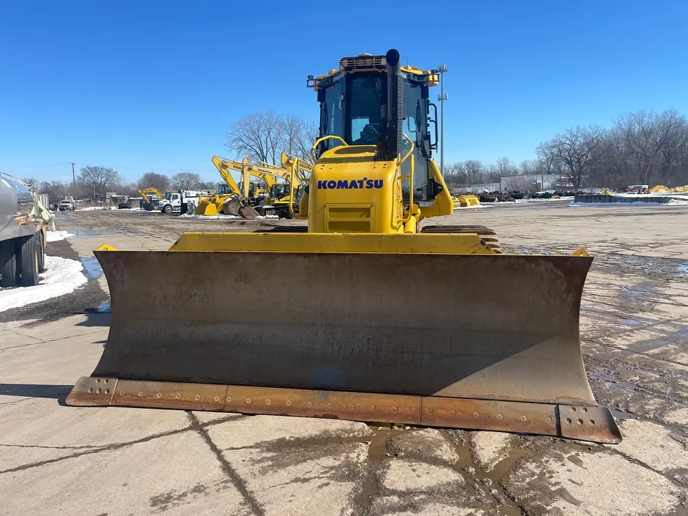 2023 Komatsu D61PXI-24