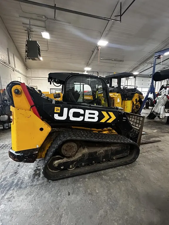 2023 JCB 3TS-8T