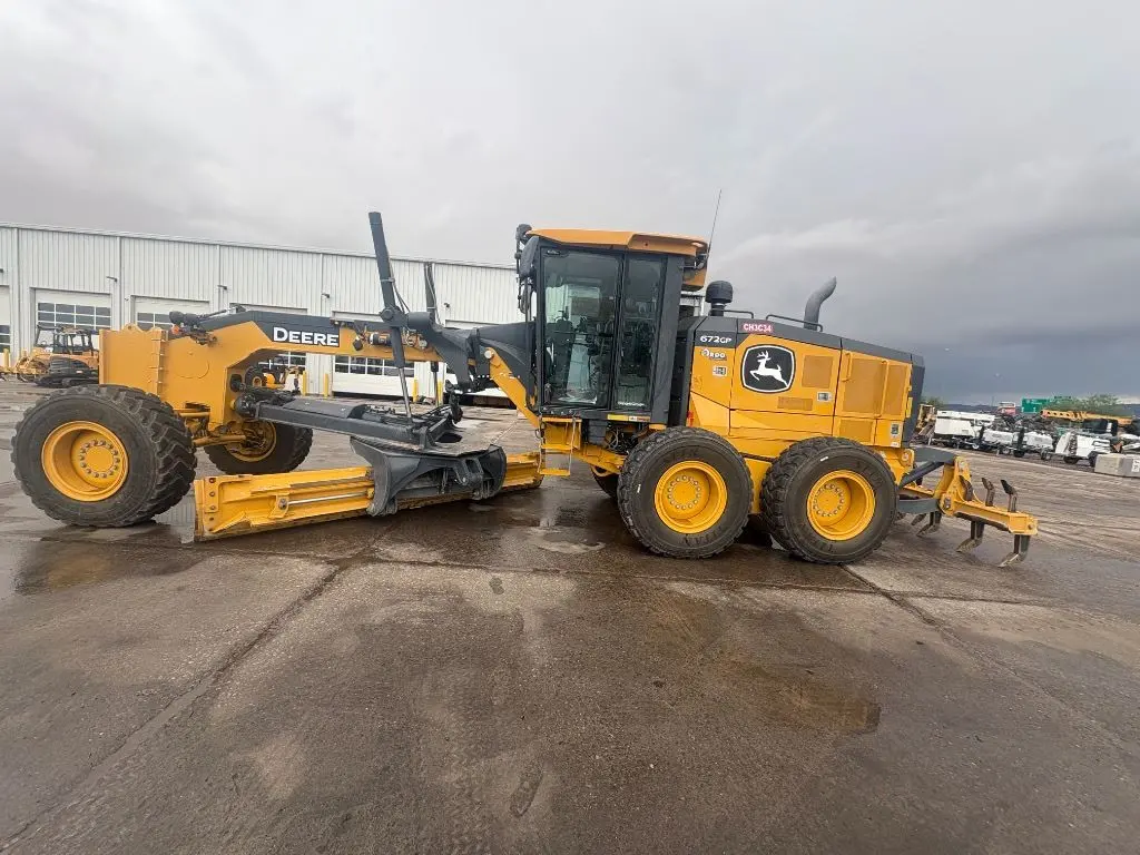 2022 John Deere 672G
