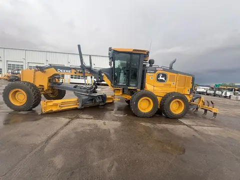 2022 John Deere 672G