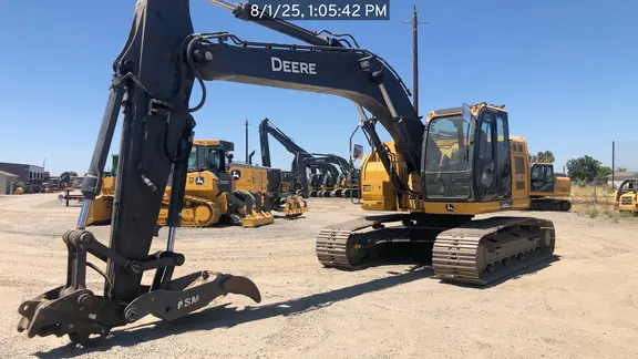 2022 John Deere 245G