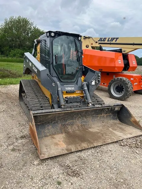 2023 John Deere 333G
