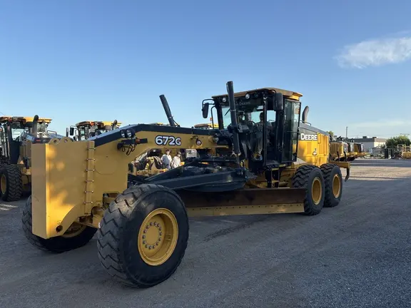 2019 John Deere 672G