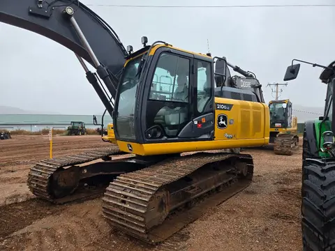 2022 John Deere 210GLC