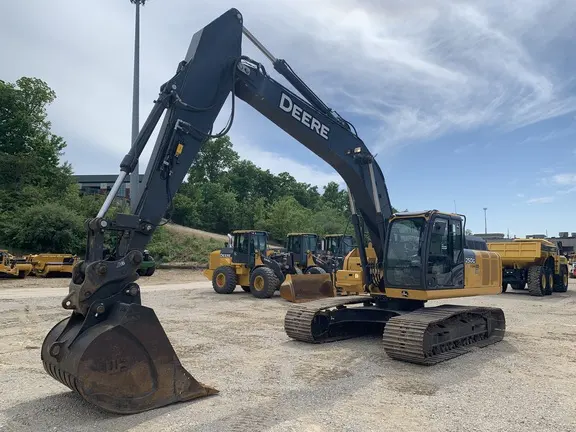 2019 John Deere 250G LC