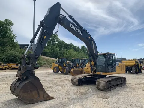 2019 John Deere 250G LC