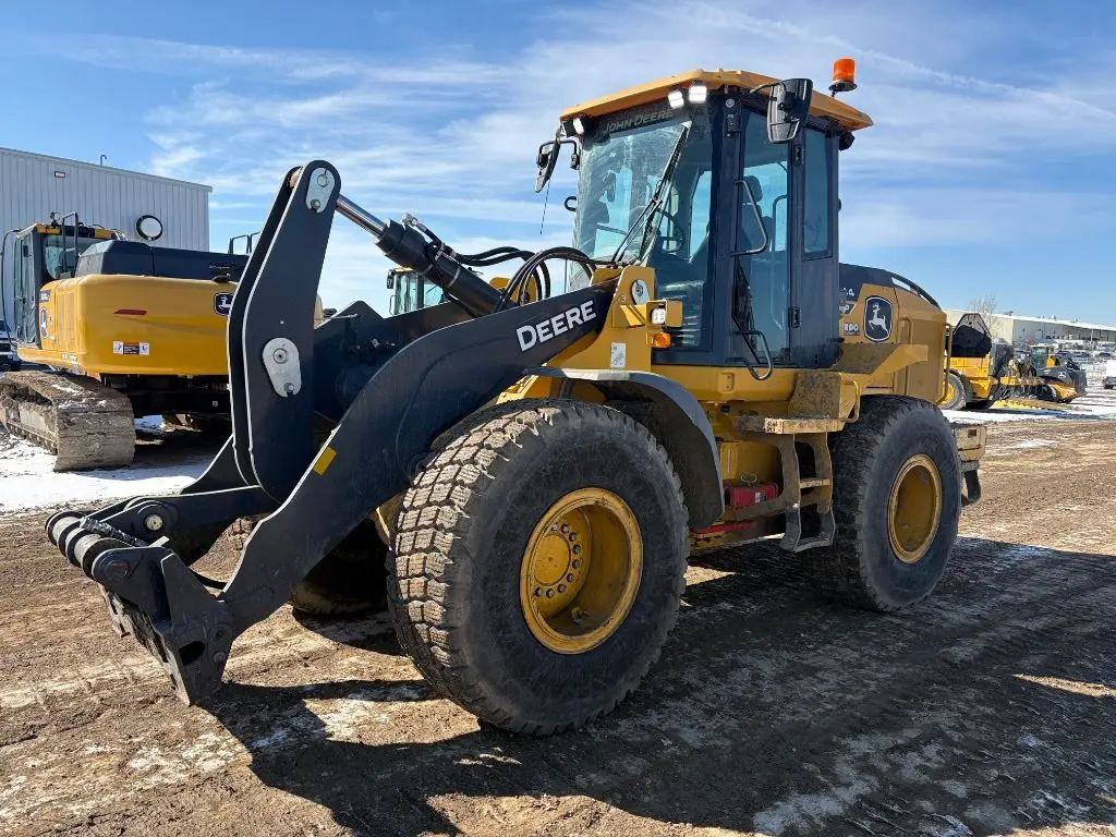 2022 John Deere 544P