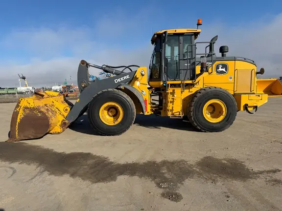 2023 John Deere 724PHL