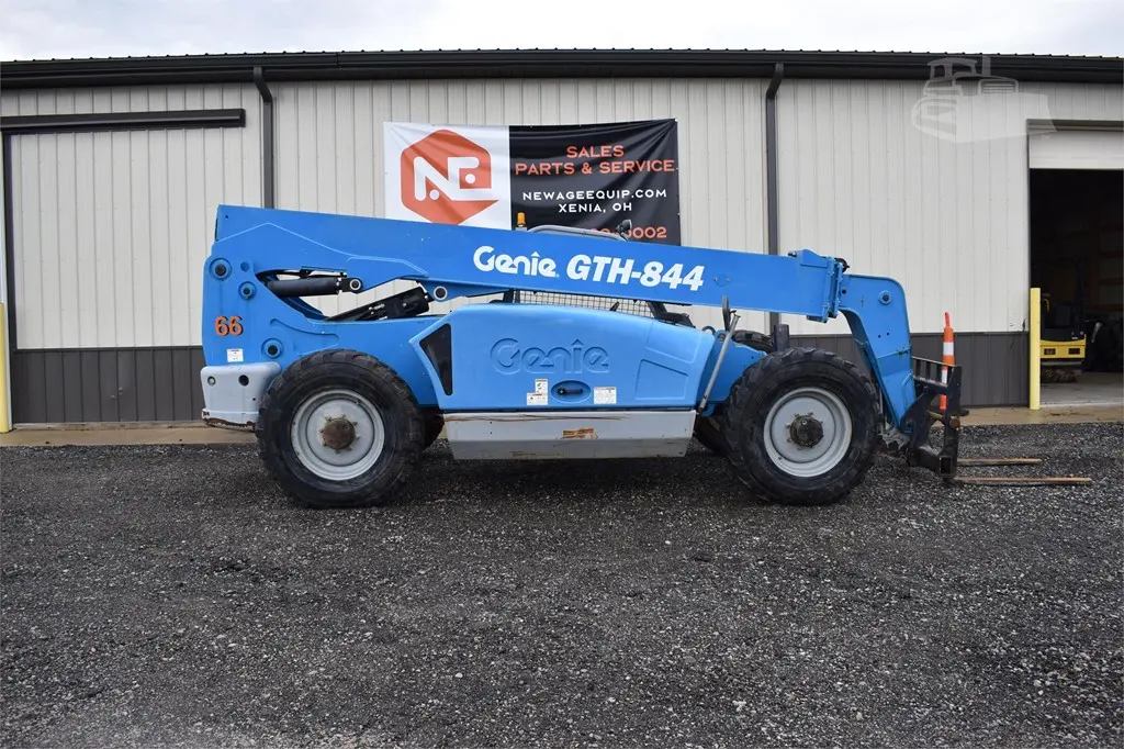 2013 Genie GTH844