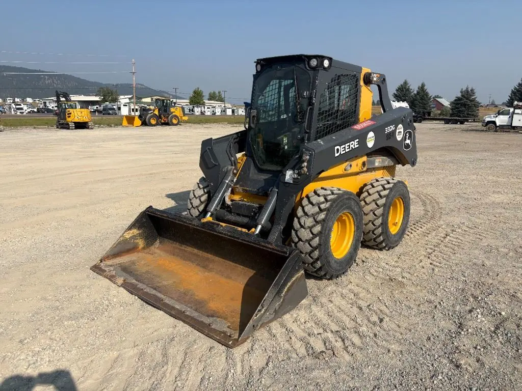 2022 John Deere 332G