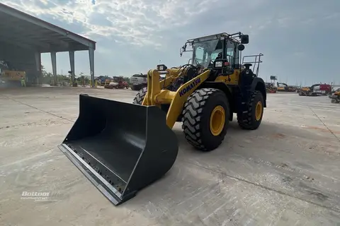 2022 Komatsu WA380-8