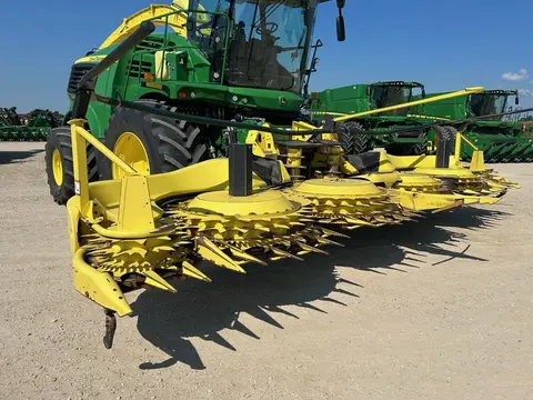 2021 John Deere 770