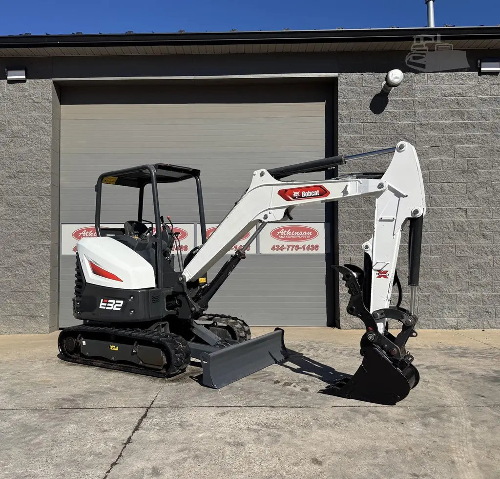 2022 Bobcat E32I