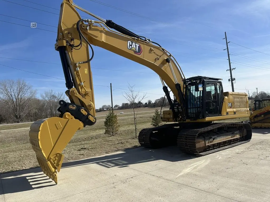 2023 Caterpillar 336
