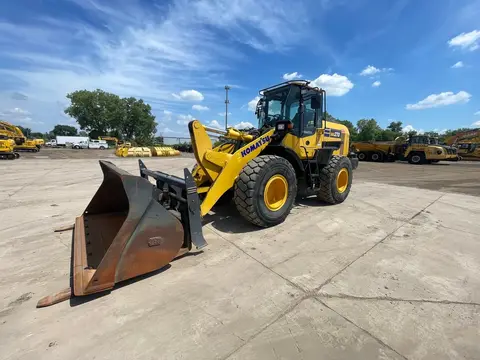 2021 Komatsu WA270-8
