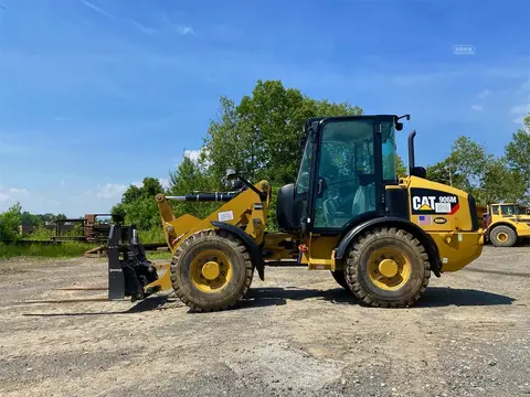 2018 Caterpillar 906M