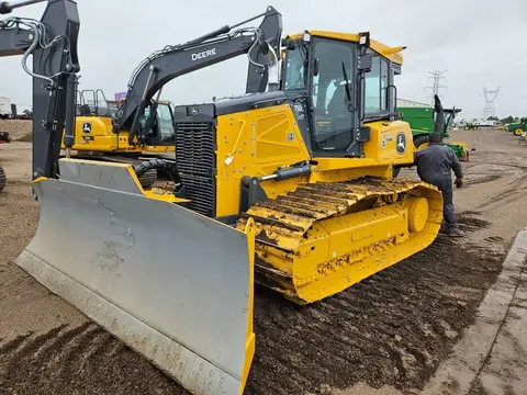 2024 John Deere 750L