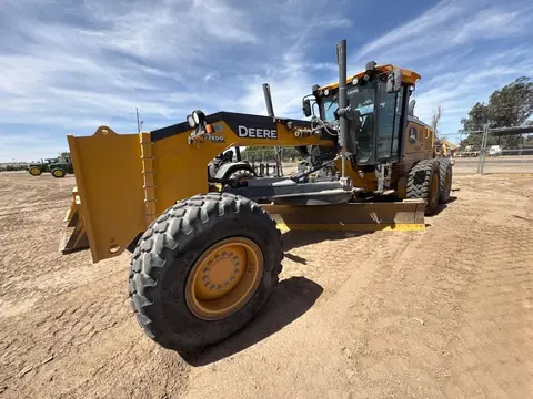 2024 John Deere 672G