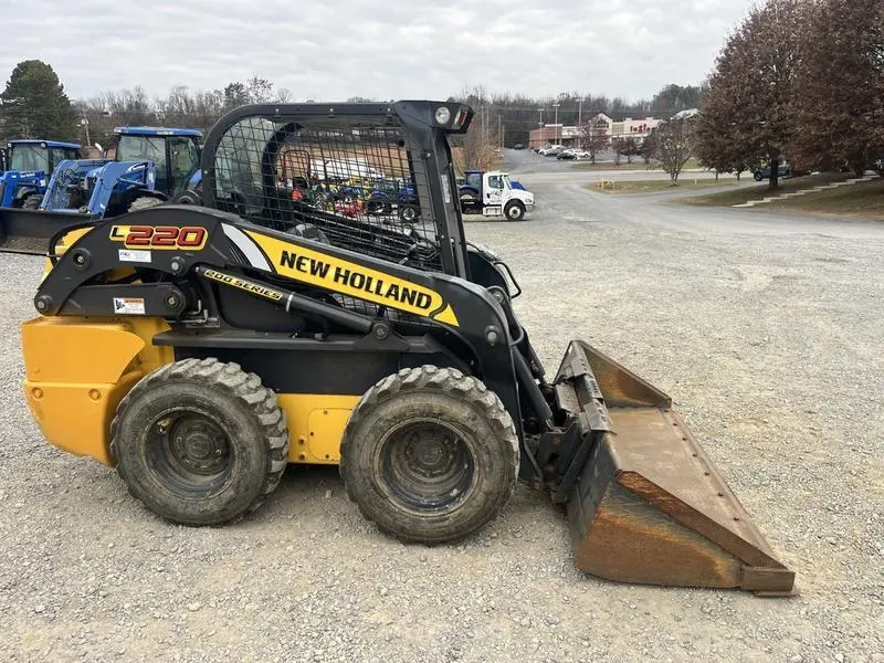 2018 New Holland L220