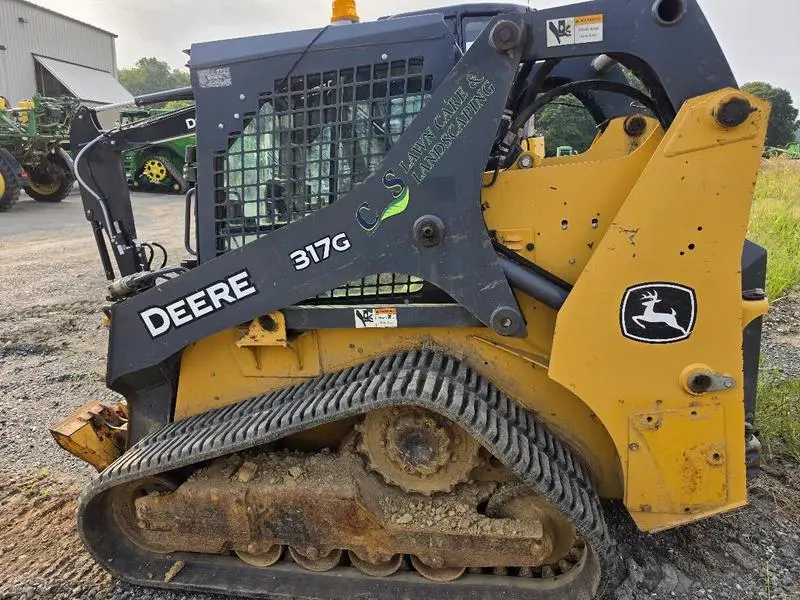 2016 John Deere 317G