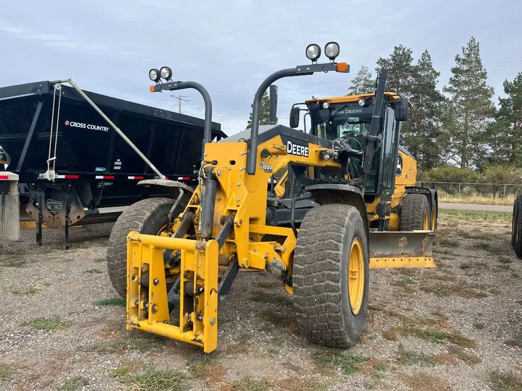2023 John Deere 872G
