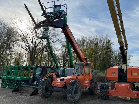 2016 SkyTrak 8042