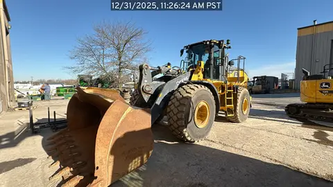 2020 John Deere 824L