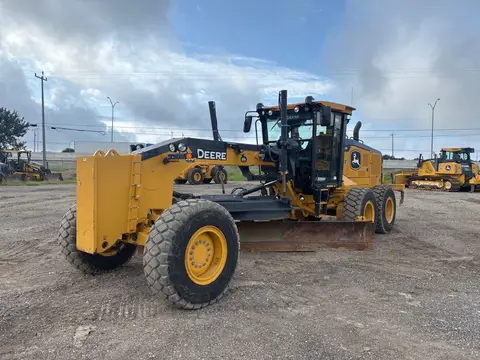 2023 John Deere 872G