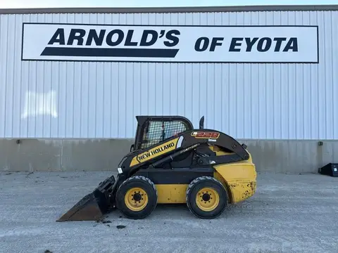 2015 New Holland L228