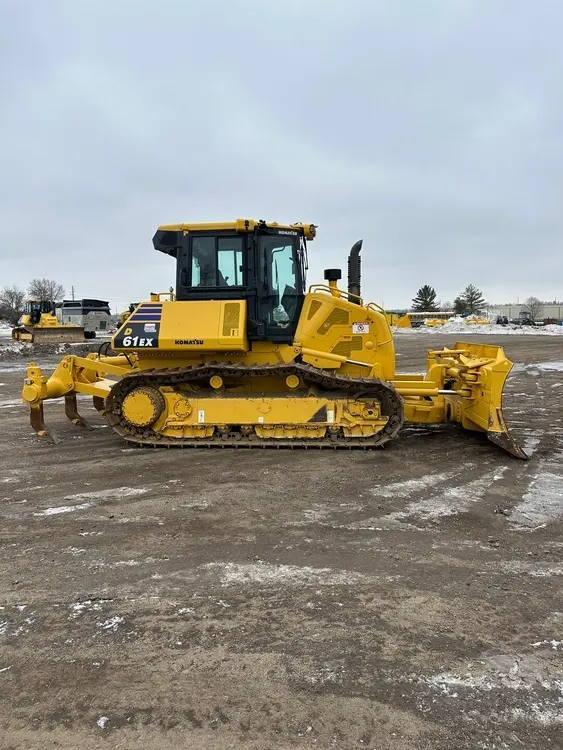2023 Komatsu D61EX-24