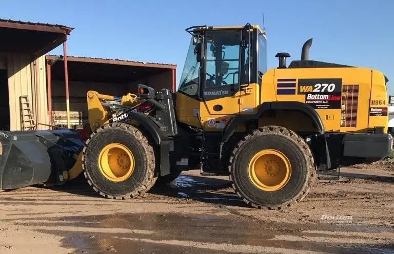2023 Komatsu WA270-8