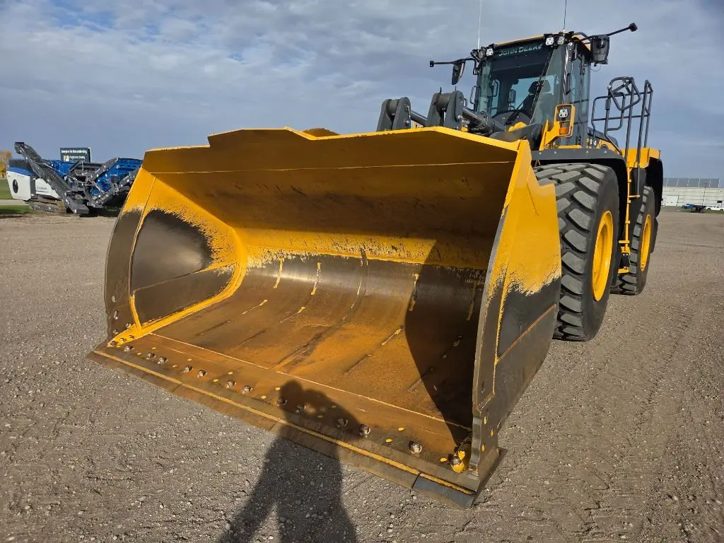 2026 John Deere 844X