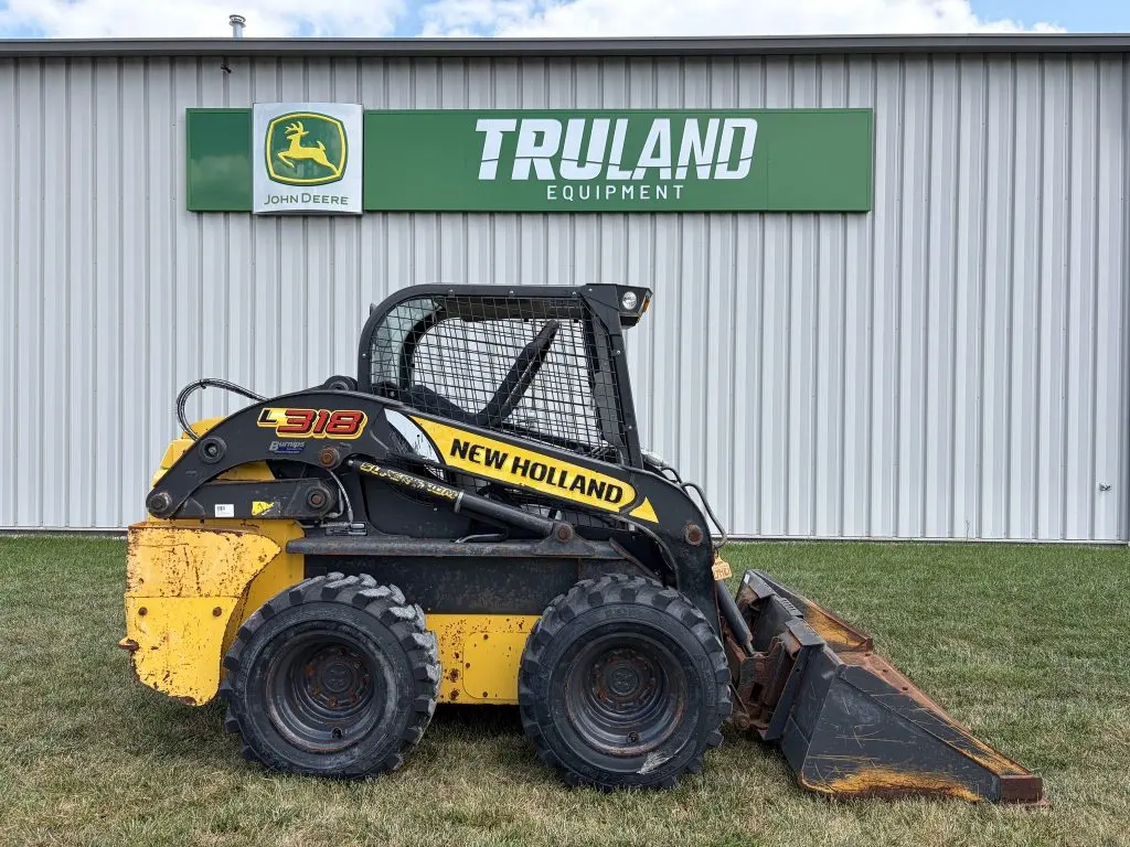 2020 New Holland L318