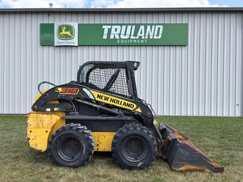 2020 New Holland L318