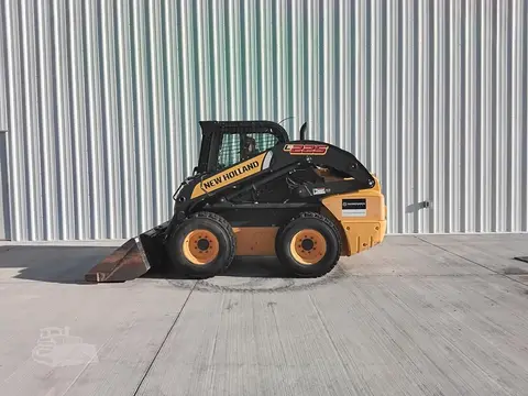 2015 New Holland L225