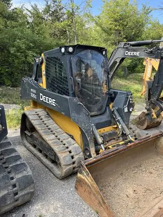 2021 John Deere 325G