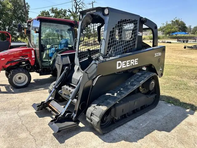 2013 John Deere 323D