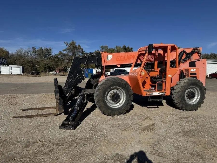 2017 SkyTrak 10054
