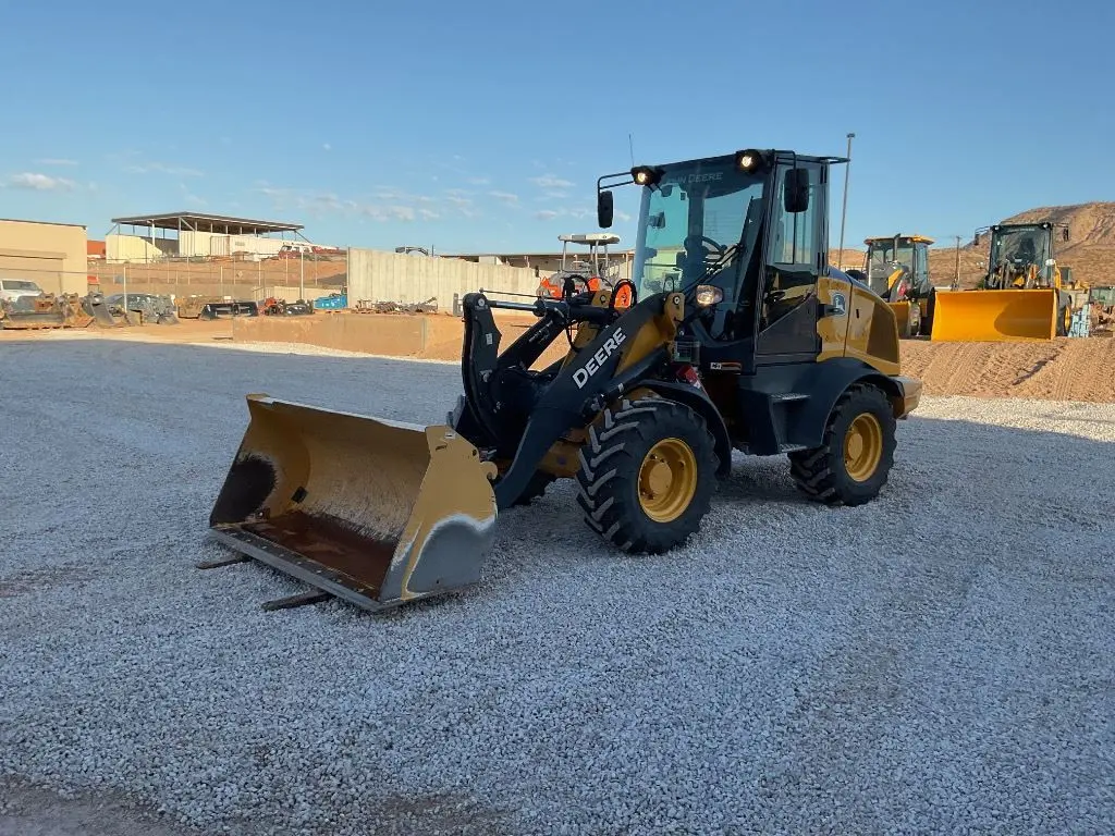 2022 John Deere 324L