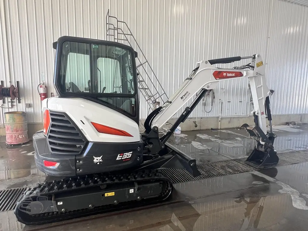 2023 Bobcat E35R2