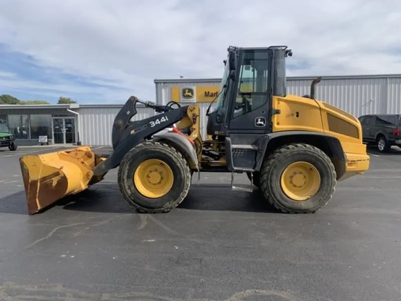 2019 John Deere 344L