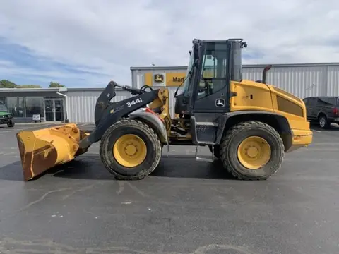 2019 John Deere 344L