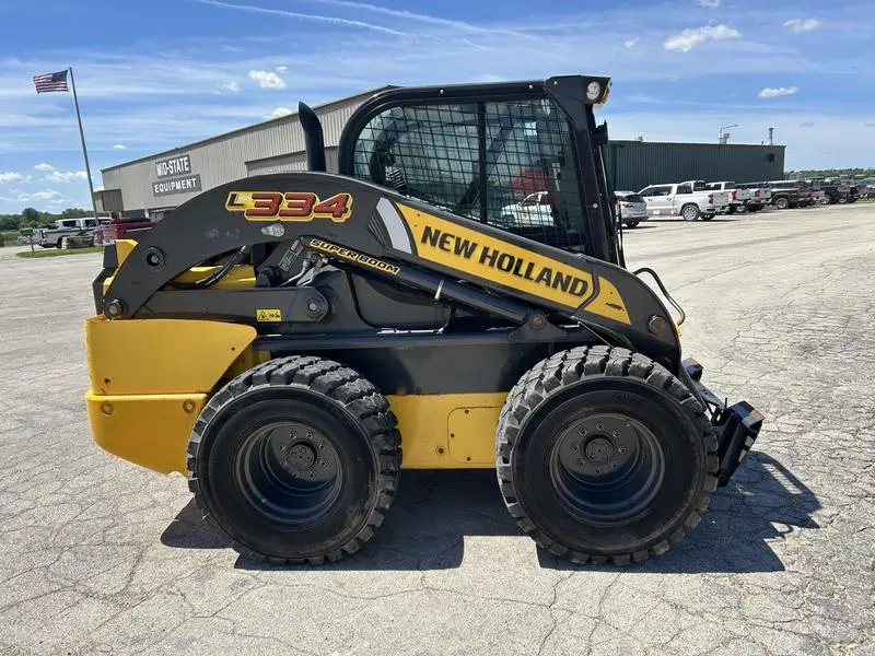 2021 New Holland L334