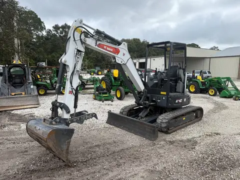 2025 Bobcat E40
