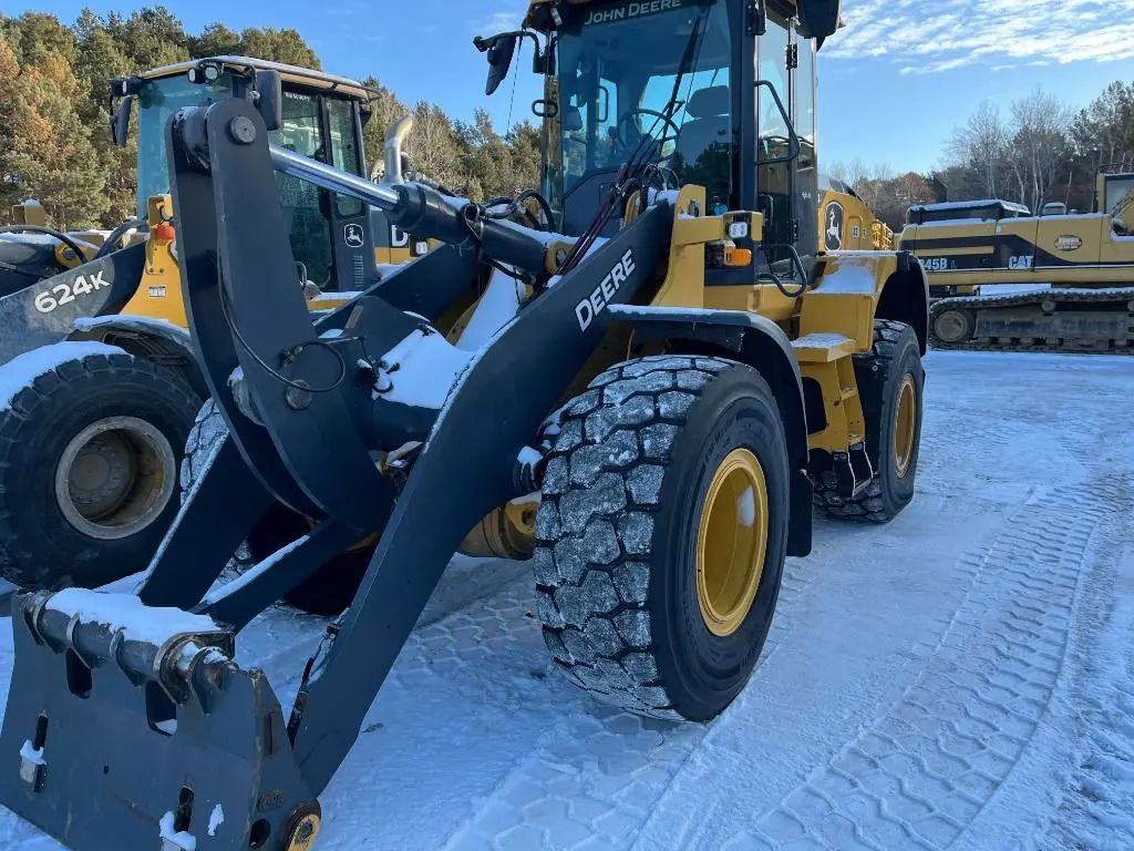 2024 John Deere 624P