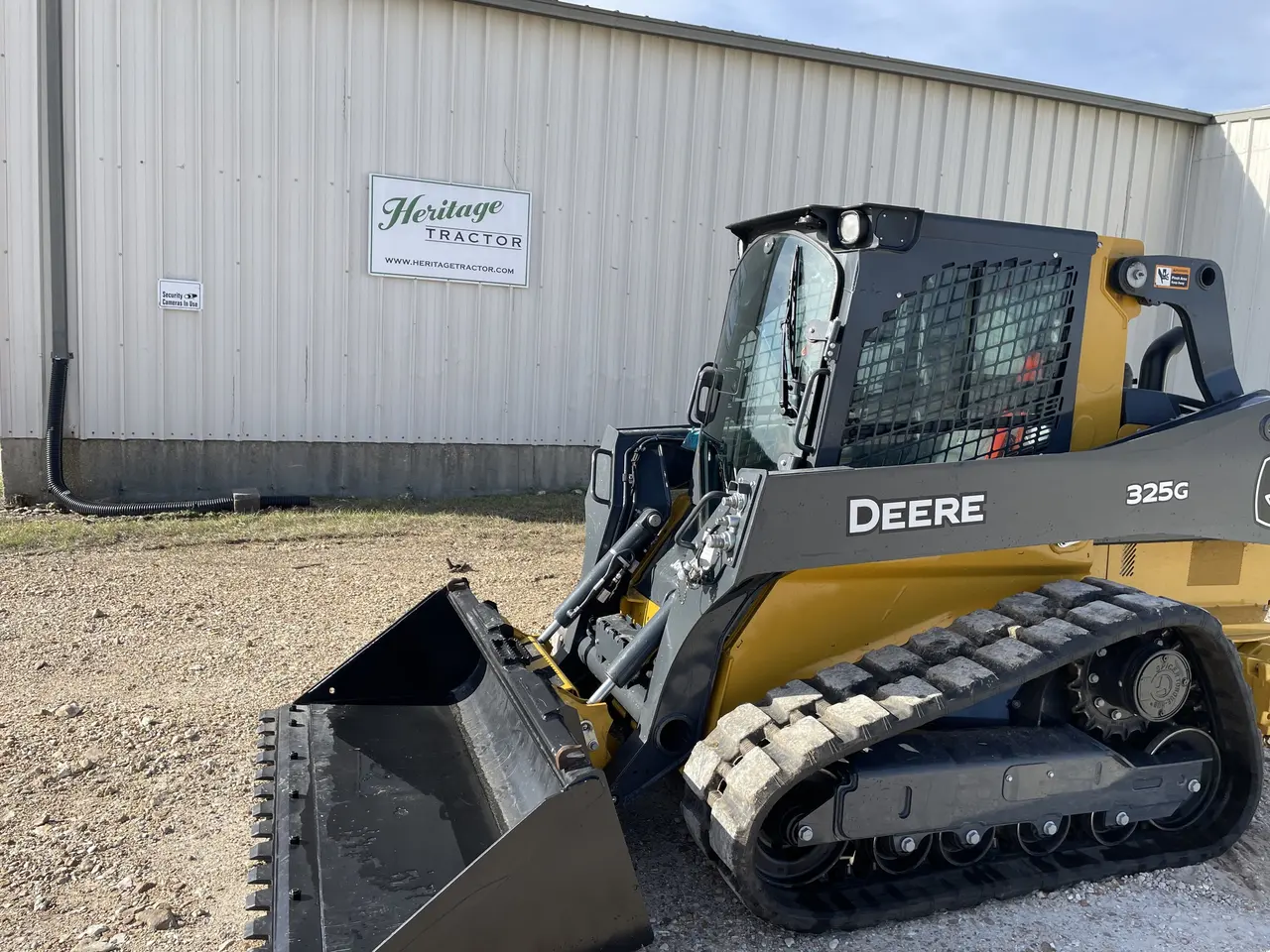 2025 John Deere 325G