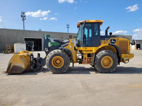 2021 John Deere 544P
