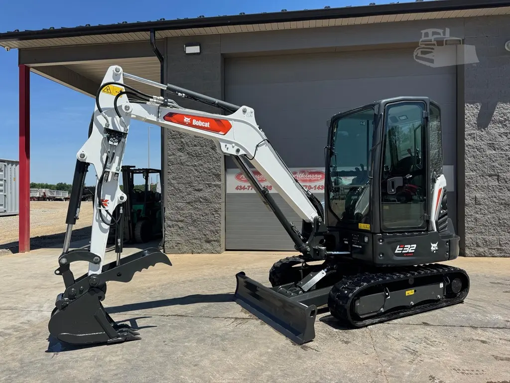 2023 Bobcat E32R2